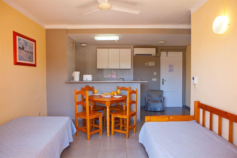 Martinez Apartments Palmanova Dış mekan fotoğraf
