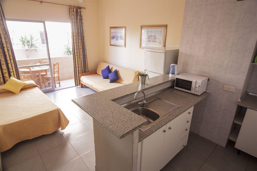Martinez Apartments Palmanova Dış mekan fotoğraf