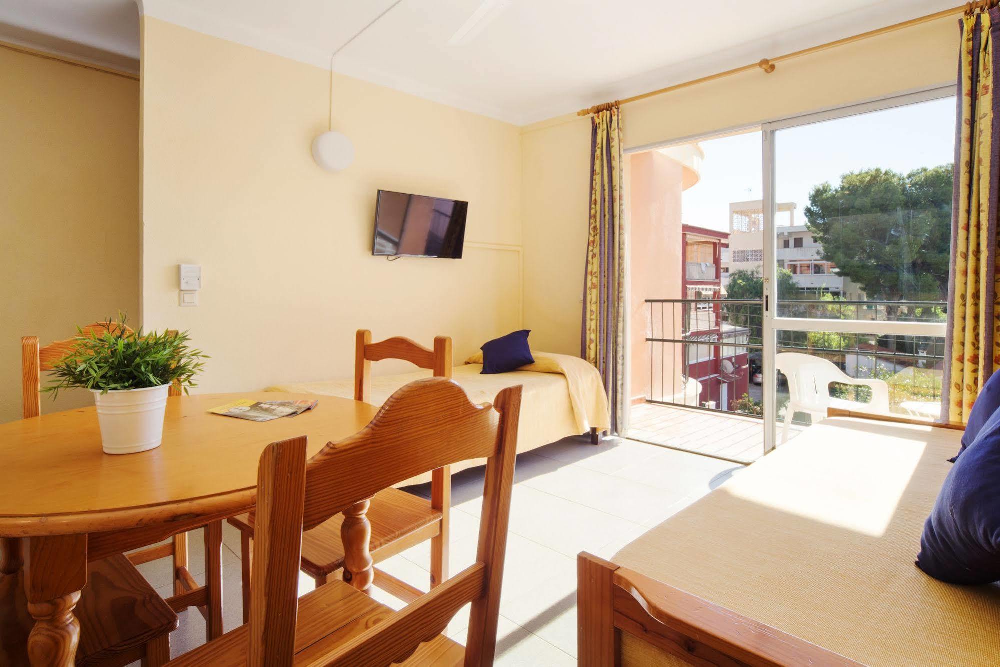 Martinez Apartments Palmanova Dış mekan fotoğraf